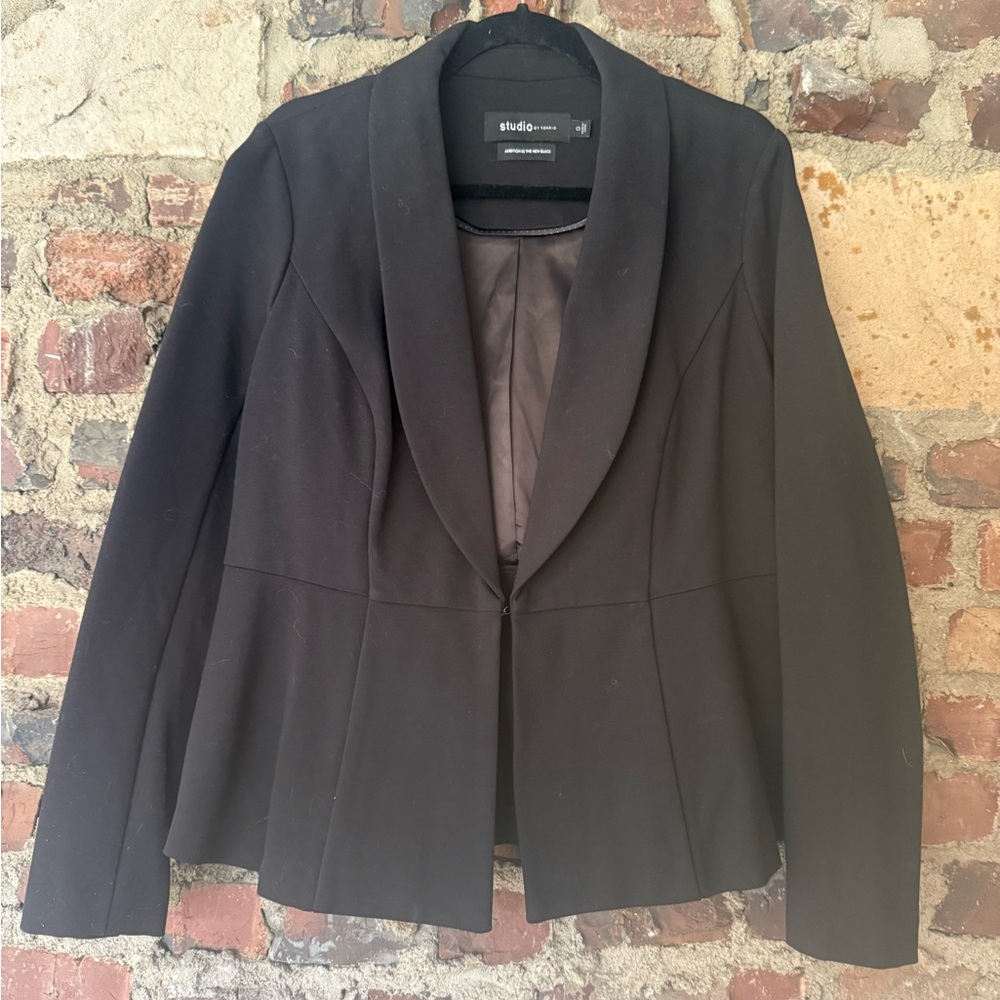 Studio by Torrid Women’s Black Blazer